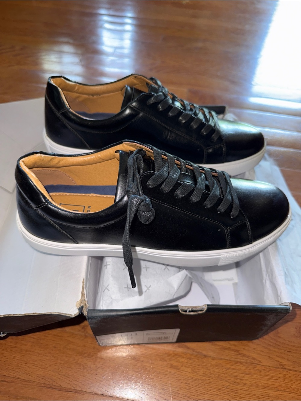 Men's Black Low-Top Leather Sneakers with White Sole - Picture 6 of 8